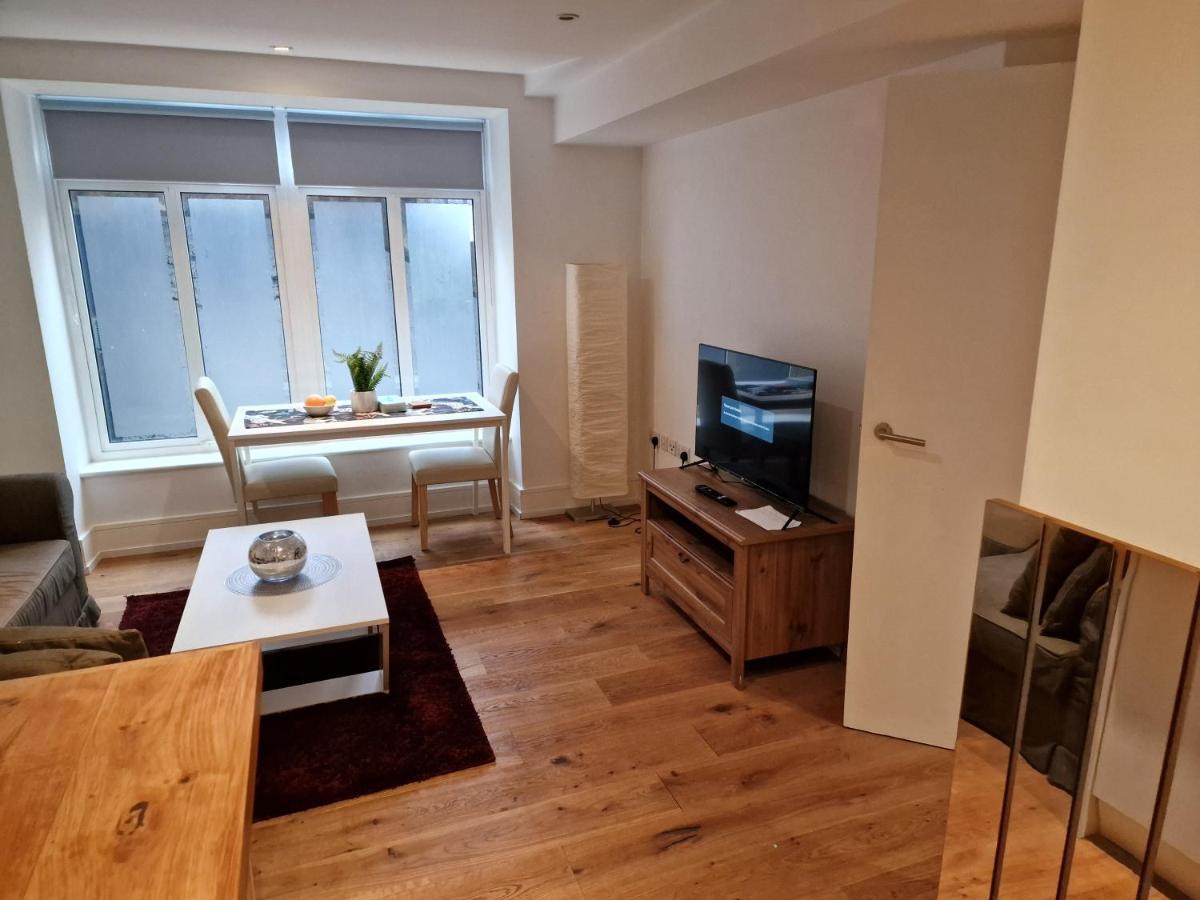Lovely 1-Bed Apartment In לונדון מראה חיצוני תמונה