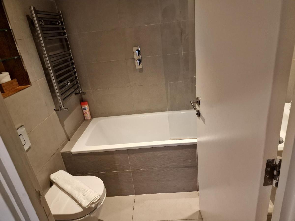 Lovely 1-Bed Apartment In לונדון מראה חיצוני תמונה