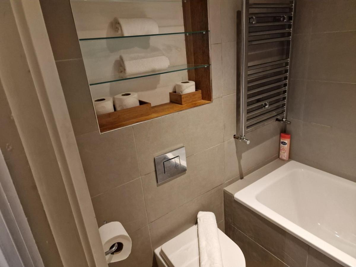 Lovely 1-Bed Apartment In לונדון מראה חיצוני תמונה
